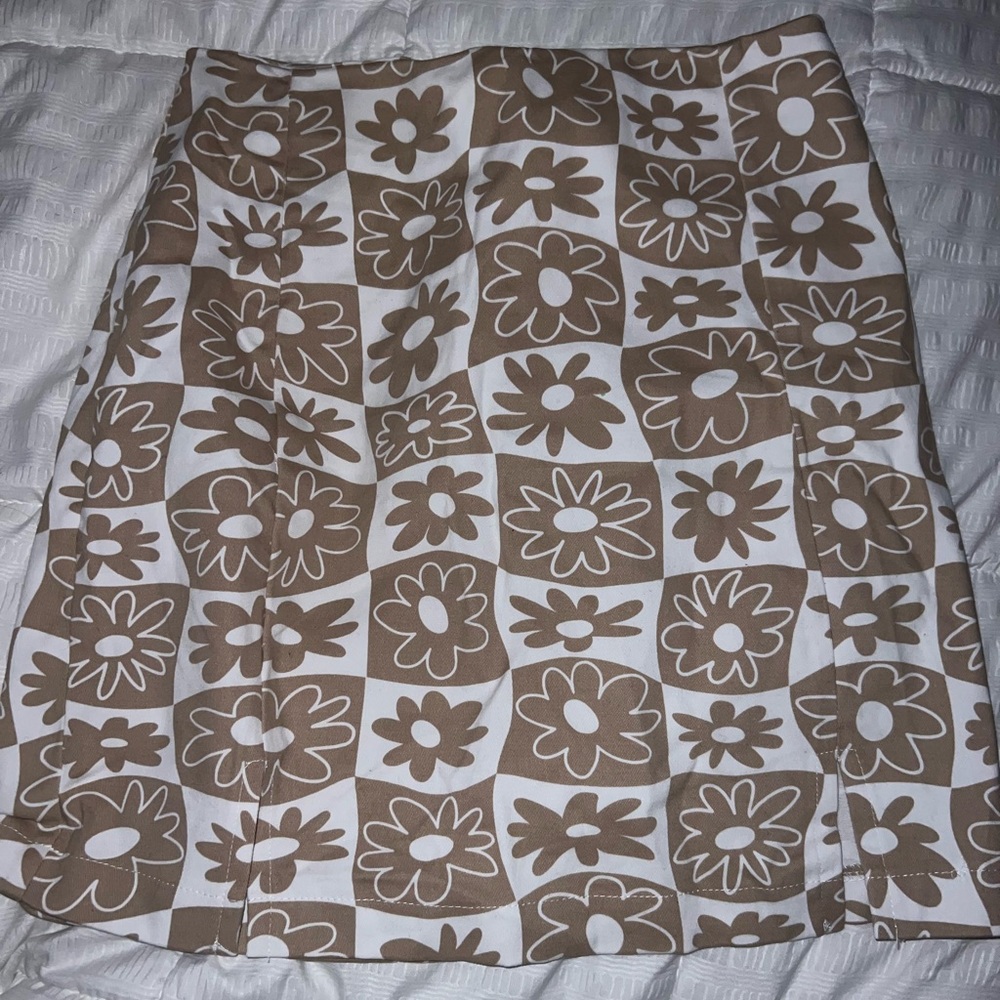 Love on a hanger flower checkered skirt